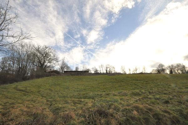 Terrain à Virigneux