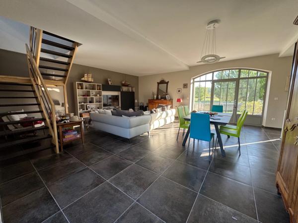 A VENDRE-Grange rénovée 5 pièces-125m2