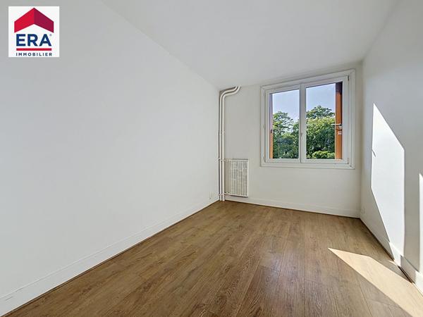 A LOUER VIDE - 3/4 PIECES 65m²