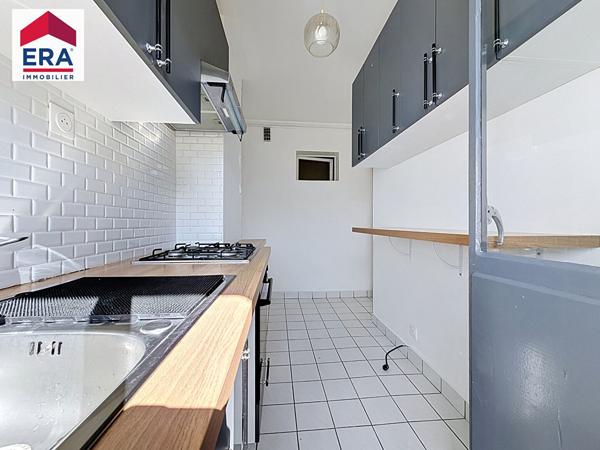 A LOUER VIDE - 3/4 PIECES 65m²