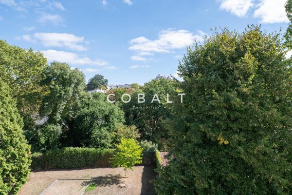 NANTES CANCLAUX – EXCLUSIVITÉ – Appartement T3 de 82 m² en étage élevé avec balcon, grande cave de 9 m² et par