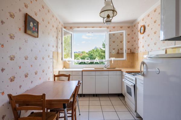 NANTES CANCLAUX – EXCLUSIVITÉ – Appartement T3 de 82 m² en étage élevé avec balcon, grande cave de 9 m² et par