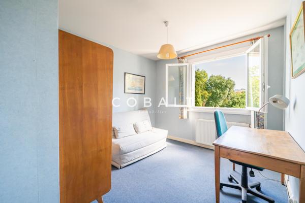 NANTES CANCLAUX – EXCLUSIVITÉ – Appartement T3 de 82 m² en étage élevé avec balcon, grande cave de 9 m² et par
