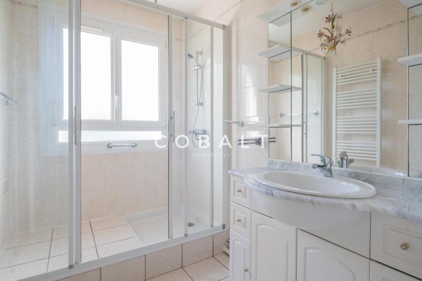 NANTES CANCLAUX – EXCLUSIVITÉ – Appartement T3 de 82 m² en étage élevé avec balcon, grande cave de 9 m² et par