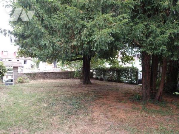 BOUSSAC (23) CREUSE, A vendre charmante maison de bourg en pierres (élevée partie sur sous-sol ...