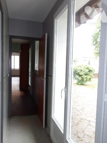 BOUSSAC (23) CREUSE, A vendre charmante maison de bourg en pierres (élevée partie sur sous-sol ...