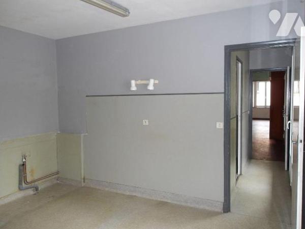 BOUSSAC (23) CREUSE, A vendre charmante maison de bourg en pierres (élevée partie sur sous-sol ...