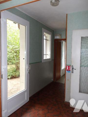 BOUSSAC (23) CREUSE, A vendre charmante maison de bourg en pierres (élevée partie sur sous-sol ...