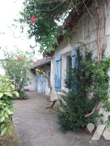 BOUSSAC (23) CREUSE, A vendre charmante maison de bourg en pierres (élevée partie sur sous-sol ...