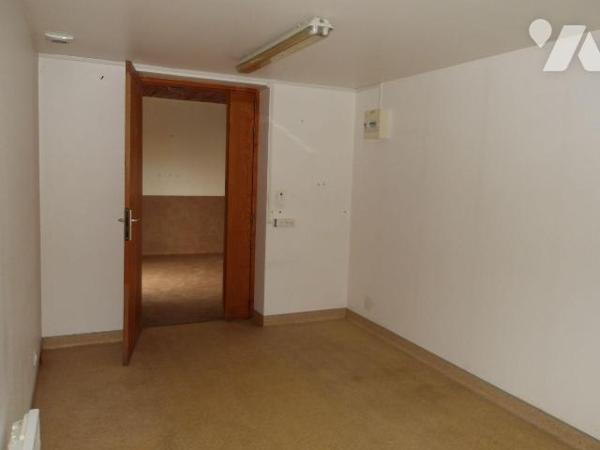 BOUSSAC (23) CREUSE, A vendre charmante maison de bourg en pierres (élevée partie sur sous-sol ...