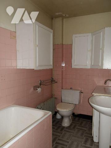 BOUSSAC (23) CREUSE, A vendre charmante maison de bourg en pierres (élevée partie sur sous-sol ...