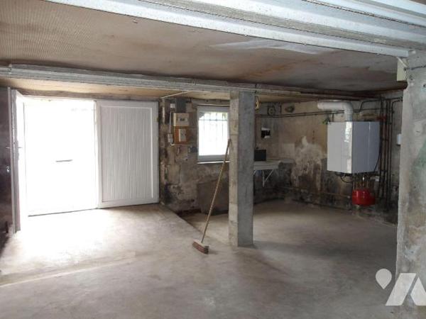 BOUSSAC (23) CREUSE, A vendre charmante maison de bourg en pierres (élevée partie sur sous-sol ...