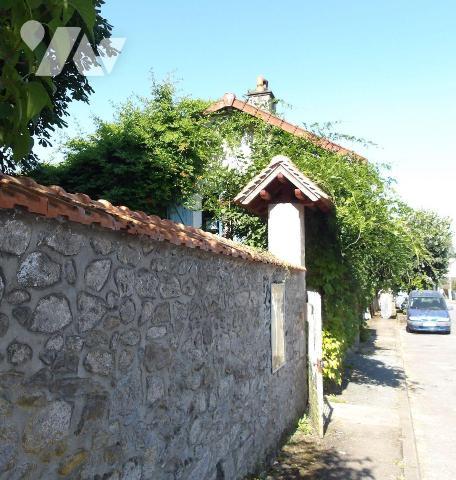 BOUSSAC (23) CREUSE, A vendre charmante maison de bourg en pierres (élevée partie sur sous-sol ...