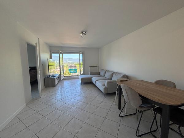Montmélian T3 entièrement rénové balcon vue exceptionnelle