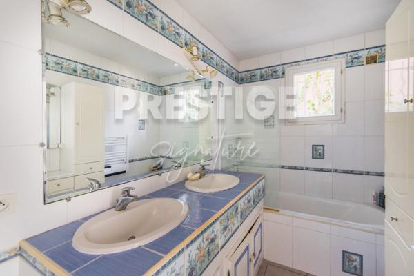 Maison
                                                                                                                                                                                                                                                                                                                        7 pièce(s)                                                                                                                                                                                                          5 chambre(s)                                                                                                                                                                                                          192.67  m²