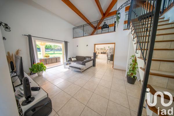 Maison à vendre 6 pièces 261 m² Gignac-la-Nerthe