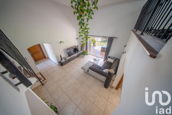 Maison à vendre 6 pièces 261 m² Gignac-la-Nerthe
