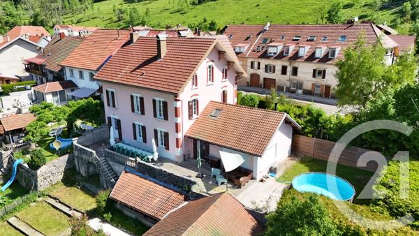 Maison à vendre  10 pièces - 297 m 2   LES FOURGS  - 25