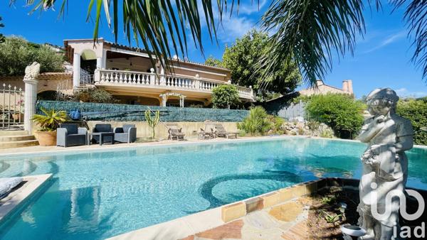 Maison à vendre 10 pièces 274 m² Cavalaire-sur-Mer