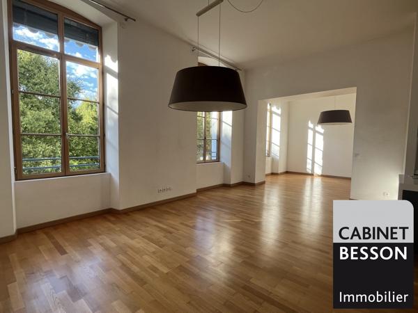 GRENOBLE - T4 - COUR DES LOGES