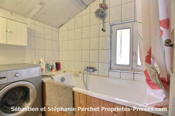 Maison 3 chambres sur un terrain d'environ 1525 m2