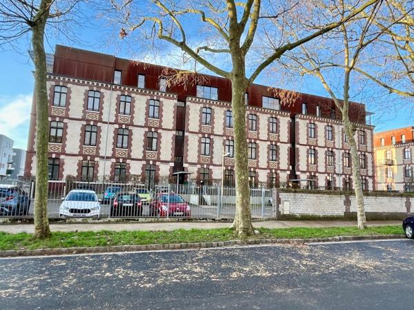 Appartement T2 avec jardin et place de stationnement sécurisée