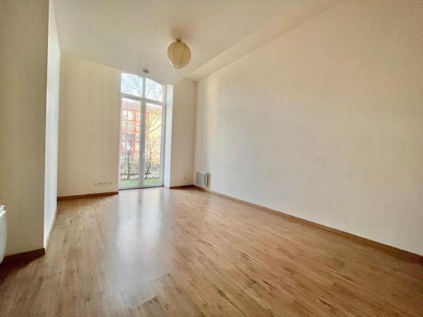 Appartement T2 avec jardin et place de stationnement sécurisée