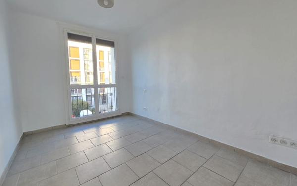 Appartement à louer    3 pièces • 60,49 m2 Salon-de-Provence
