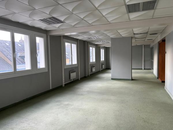 A VENDRE A LOUER LOCAUX ST NAZAIRE 483M2
