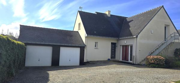 Bourg de Ploemel à pied