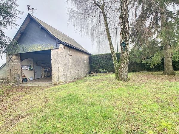 Longère à rénover sur terrain arboré de 1770 m²