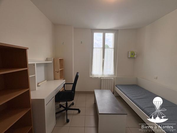 QUARTIER ZOLA - STUDIO MEUBLÉ AVEC COUR , Nantes