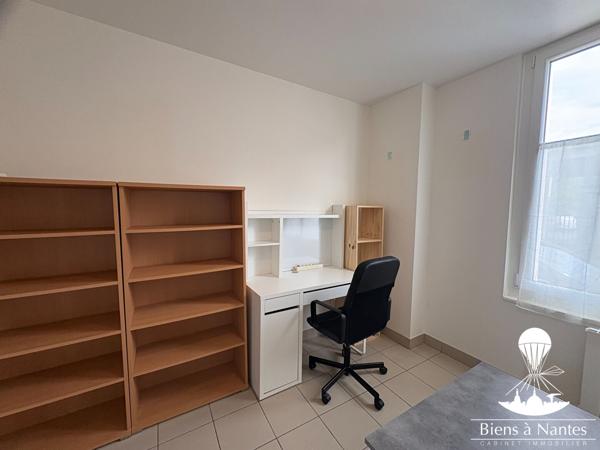 QUARTIER ZOLA - STUDIO MEUBLÉ AVEC COUR , Nantes
