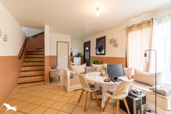 Immeuble à vendre 265 500 € Saint-Hilaire-de-Lusignan 10 p 232 m² DPE C