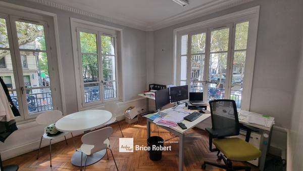 Location bureaux lumineux Lyon 3ème avenue de Saxe proche Part Dieu