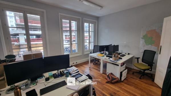 Location bureaux lumineux Lyon 3ème avenue de Saxe proche Part Dieu