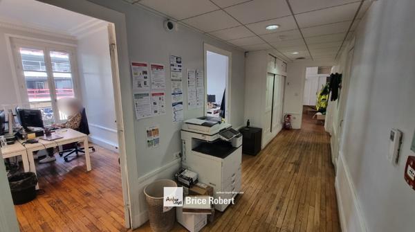 Location bureaux lumineux Lyon 3ème avenue de Saxe proche Part Dieu
