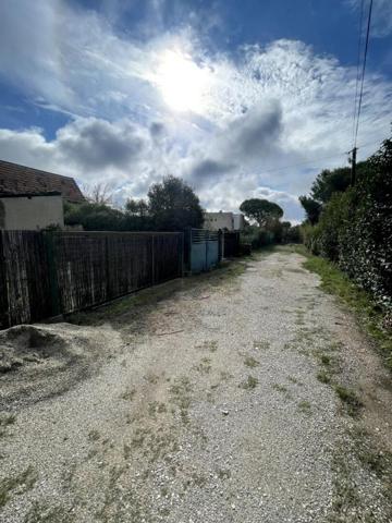 Terrain plat  à bâtir 220 m2 libre constructeur