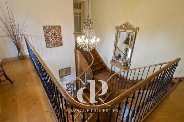 Condom (32100) Élégant Manoir du XVIIIe siècle avec Tours au coeur de la Gascogne