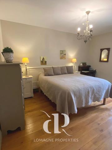 Condom (32100) Élégant Manoir du XVIIIe siècle avec Tours au coeur de la Gascogne