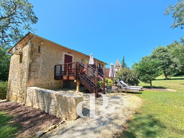 Condom (32100) Élégant Manoir du XVIIIe siècle avec Tours au coeur de la Gascogne