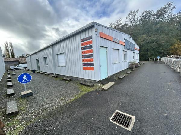 Axe principal de Gourdon - Bureaux 400 m² divisibles à louer