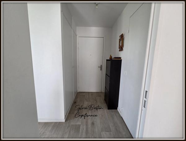 Sevran Appartement 2 pièces - 50 m2 - Balcon - Place de parking en sous-sol