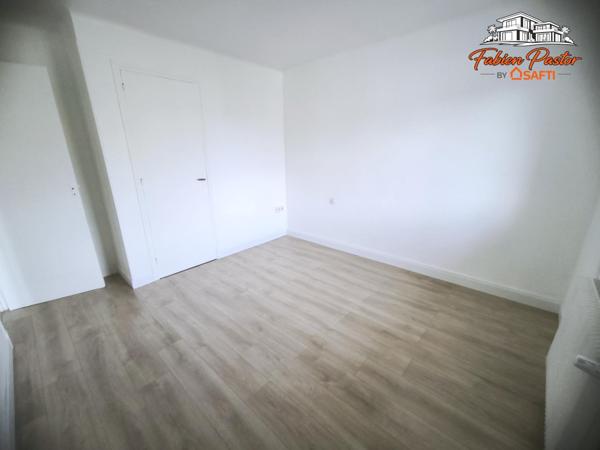 Maison de ville rénovée avec garage et jardin