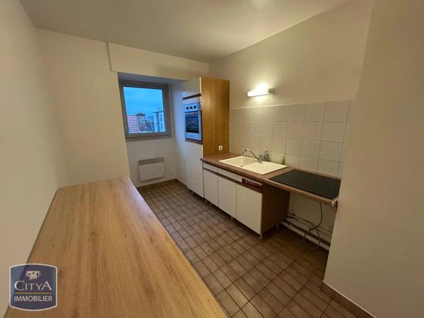 Appartement à louer 3 pièces 76.88m² Charleville-Mézières (08000)
