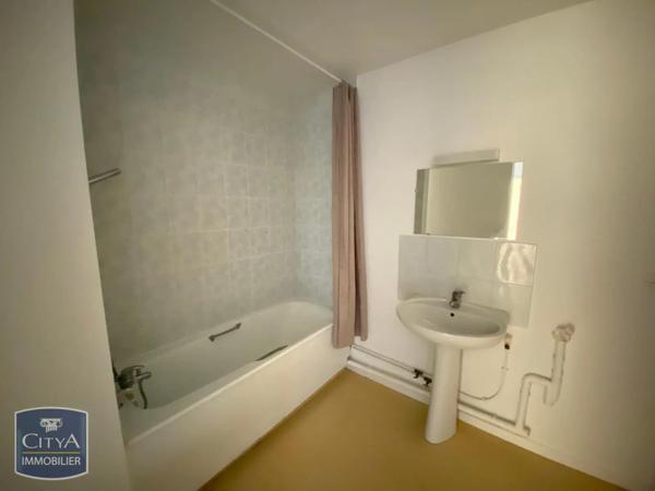Appartement à louer 3 pièces 76.88m² Charleville-Mézières (08000)