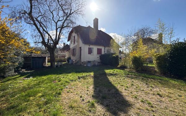 Maison à vendre    4 pièces •  Tavaux