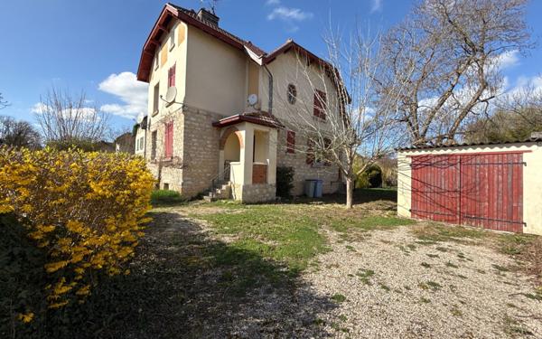 Maison à vendre    4 pièces •  Tavaux