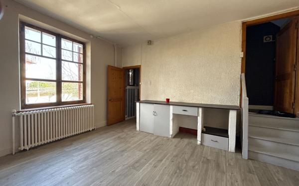 Maison à vendre    4 pièces •  Tavaux