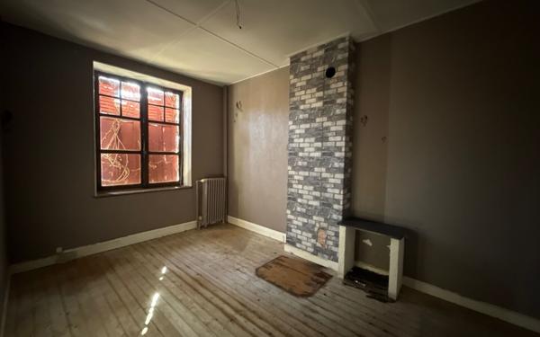 Maison à vendre    4 pièces •  Tavaux